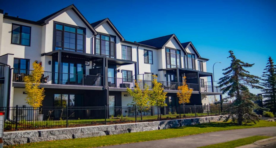 1700 73 Street, Calgary, Alberta T3H0J6, 3 Bedrooms Bedrooms, ,3 BathroomsBathrooms,Residential,For Sale,73,A2281732