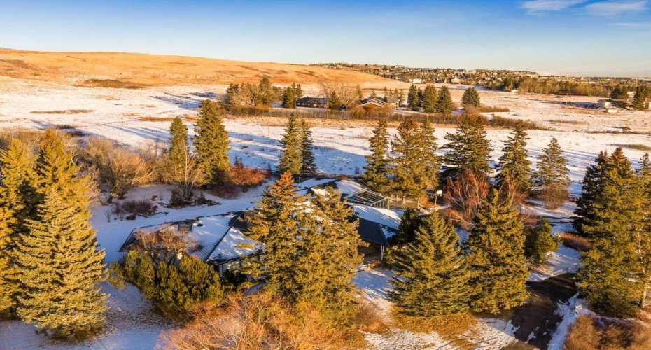 187 Slopeview Drive, Calgary, Alberta T3H 4G6, 7 Bedrooms Bedrooms, ,5 BathroomsBathrooms,Residential,For Sale,Slopeview,A2281811