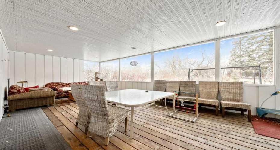 187 Slopeview Drive, Calgary, Alberta T3H 4G6, 7 Bedrooms Bedrooms, ,5 BathroomsBathrooms,Residential,For Sale,Slopeview,A2281811