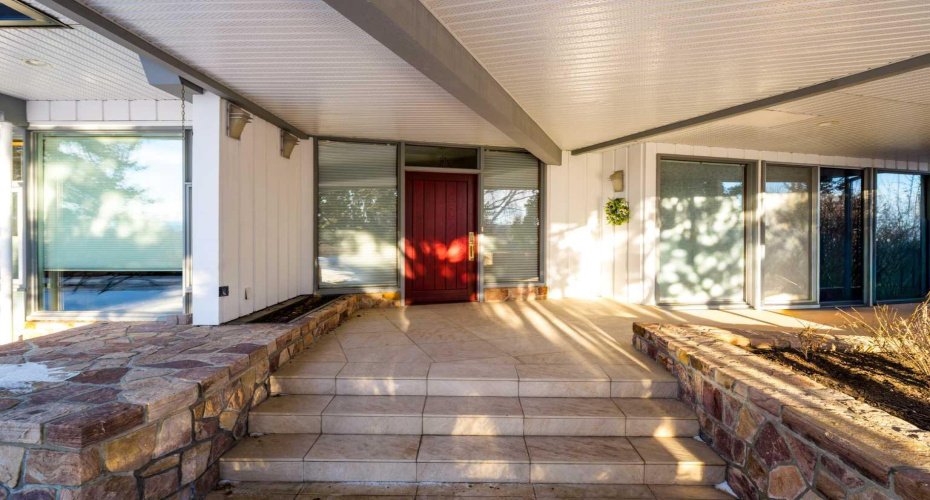 187 Slopeview Drive, Calgary, Alberta T3H 4G6, 7 Bedrooms Bedrooms, ,5 BathroomsBathrooms,Residential,For Sale,Slopeview,A2281811