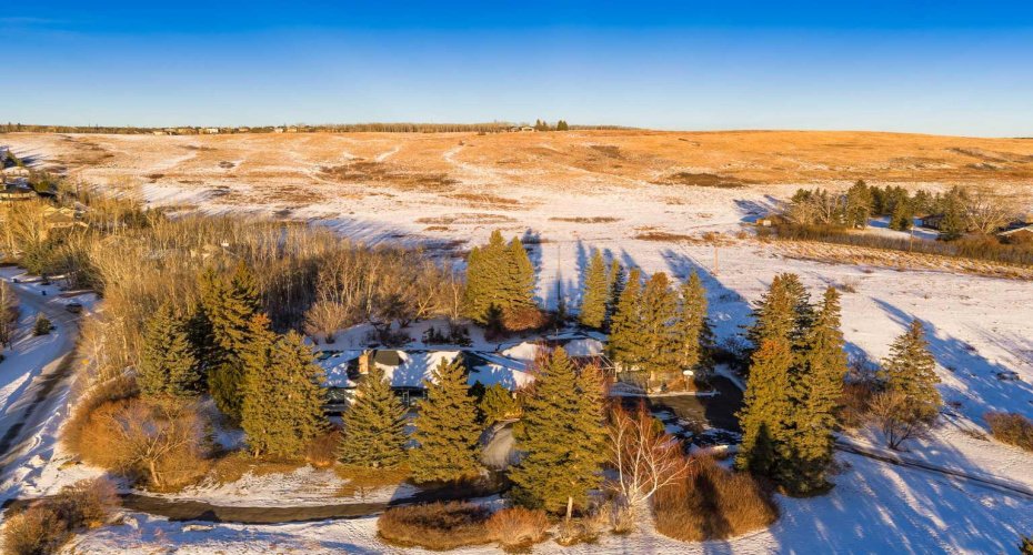 187 Slopeview Drive, Calgary, Alberta T3H 4G6, 7 Bedrooms Bedrooms, ,5 BathroomsBathrooms,Residential,For Sale,Slopeview,A2281811