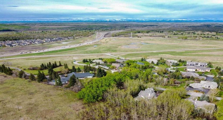 187 Slopeview Drive, Calgary, Alberta T3H 4G6, 7 Bedrooms Bedrooms, ,5 BathroomsBathrooms,Residential,For Sale,Slopeview,A2281811