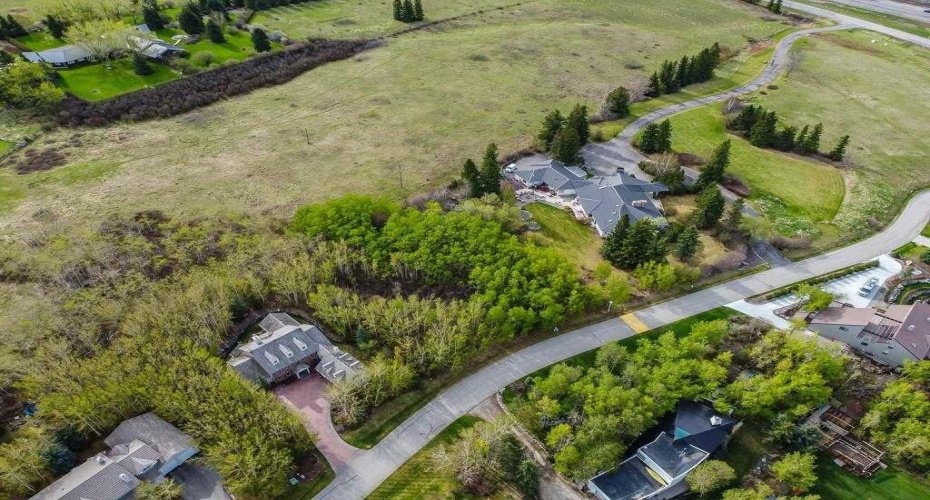 187 Slopeview Drive, Calgary, Alberta T3H 4G6, 7 Bedrooms Bedrooms, ,5 BathroomsBathrooms,Residential,For Sale,Slopeview,A2281811