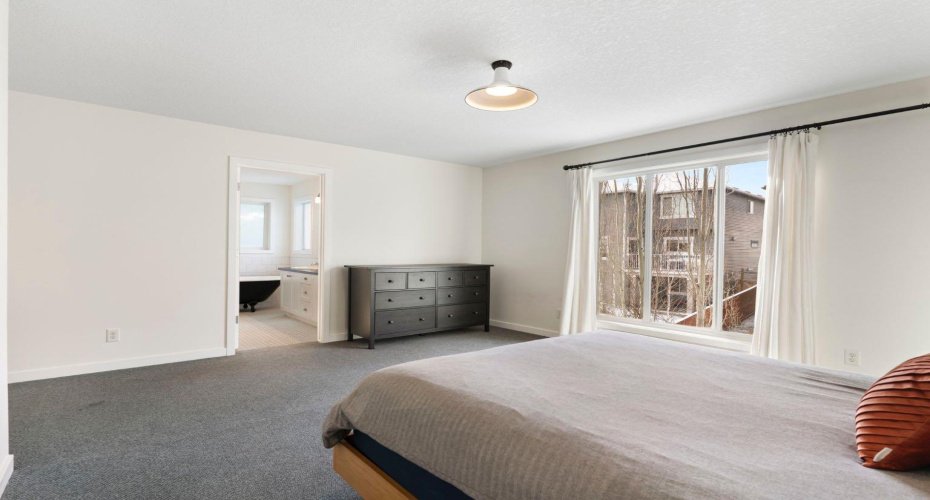 196 Jumping Pound Terrace, Cochrane, Alberta T4C0K5, 4 Bedrooms Bedrooms, ,4 BathroomsBathrooms,Residential,For Sale,Jumping Pound,A2281869