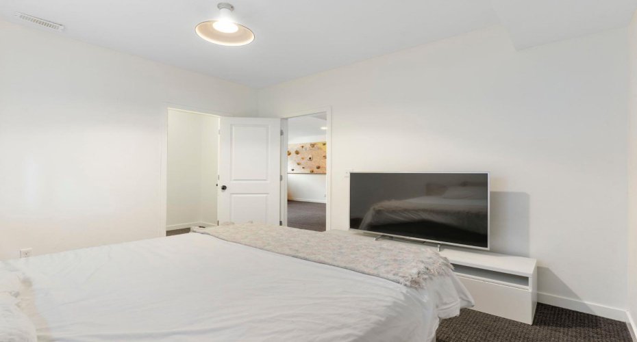 196 Jumping Pound Terrace, Cochrane, Alberta T4C0K5, 4 Bedrooms Bedrooms, ,4 BathroomsBathrooms,Residential,For Sale,Jumping Pound,A2281869