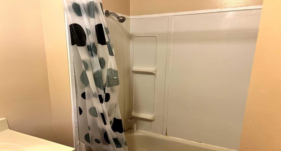4-piece bathroom