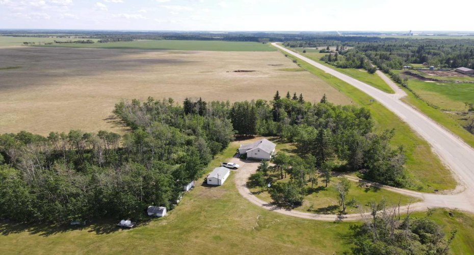 81573 Hwy 2, Rural Northern Sunrise County, Alberta T0H2R0, 3 Bedrooms Bedrooms, ,1 BathroomBathrooms,Residential,For Sale,Hwy 2,A2282054