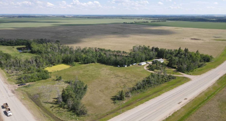 81573 Hwy 2, Rural Northern Sunrise County, Alberta T0H2R0, 3 Bedrooms Bedrooms, ,1 BathroomBathrooms,Residential,For Sale,Hwy 2,A2282054