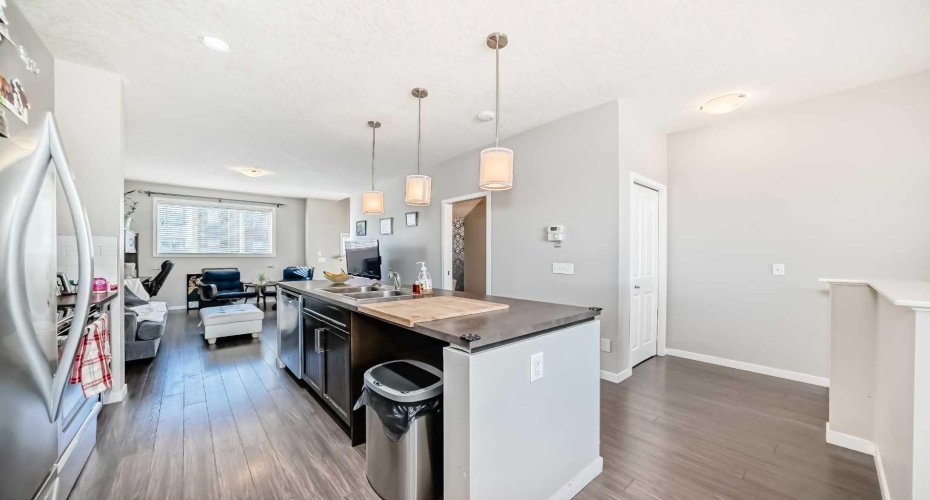 656 Copperpond Boulevard, Calgary, Alberta T2Z 5B9, 2 Bedrooms Bedrooms, ,3 BathroomsBathrooms,Residential,For Sale,Copperpond,A2282104