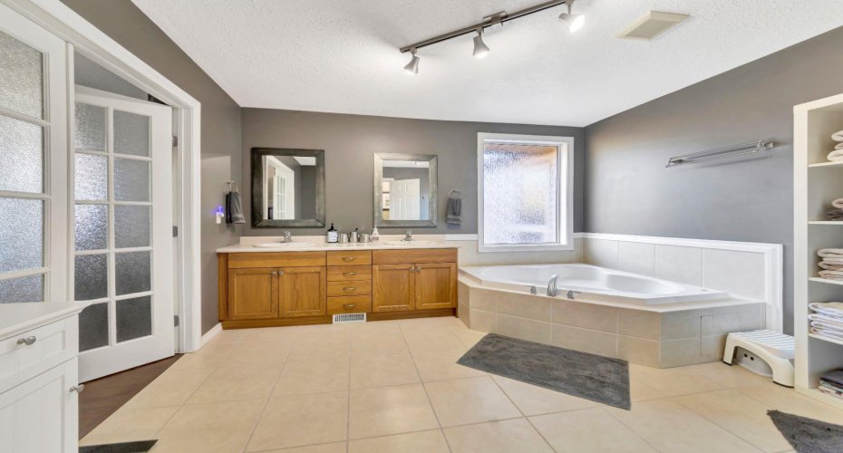 105 1st Ave West, Waseca, Saskatchewan S0M 3A0, 3 Bedrooms Bedrooms, ,2 BathroomsBathrooms,Residential,For Sale,1st Ave West,A2271284