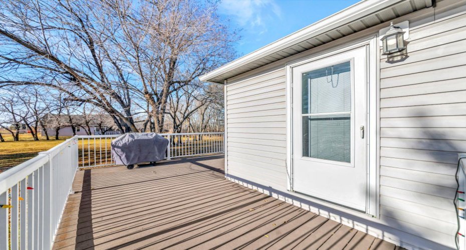 105 1st Ave West, Waseca, Saskatchewan S0M 3A0, 3 Bedrooms Bedrooms, ,2 BathroomsBathrooms,Residential,For Sale,1st Ave West,A2271284