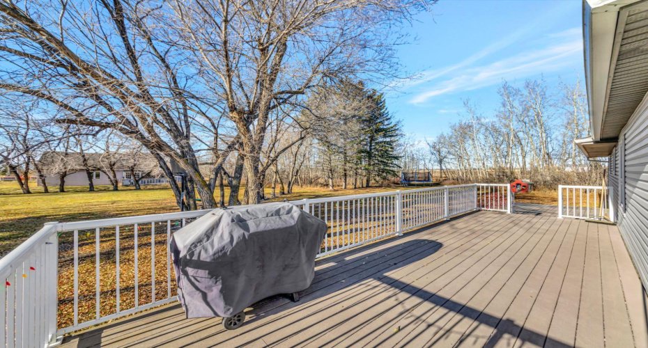 105 1st Ave West, Waseca, Saskatchewan S0M 3A0, 3 Bedrooms Bedrooms, ,2 BathroomsBathrooms,Residential,For Sale,1st Ave West,A2271284