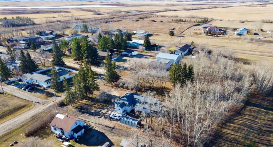 105 1st Ave West, Waseca, Saskatchewan S0M 3A0, 3 Bedrooms Bedrooms, ,2 BathroomsBathrooms,Residential,For Sale,1st Ave West,A2271284