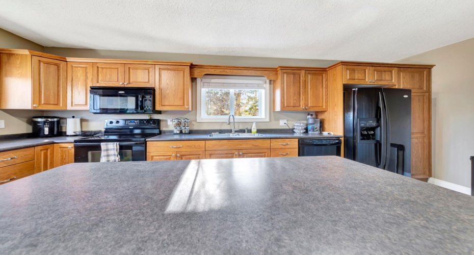 105 1st Ave West, Waseca, Saskatchewan S0M 3A0, 3 Bedrooms Bedrooms, ,2 BathroomsBathrooms,Residential,For Sale,1st Ave West,A2271284