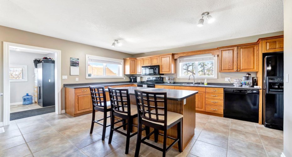 105 1st Ave West, Waseca, Saskatchewan S0M 3A0, 3 Bedrooms Bedrooms, ,2 BathroomsBathrooms,Residential,For Sale,1st Ave West,A2271284