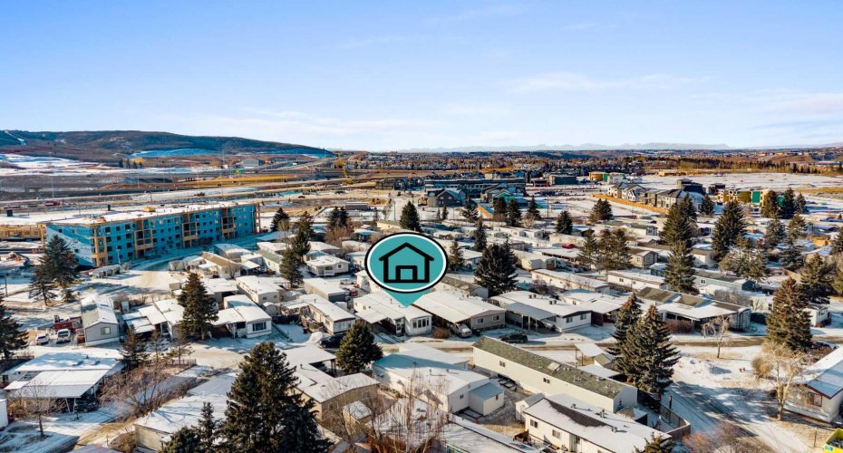 3223 83 Street, Calgary, Alberta T3B 5N5, 2 Bedrooms Bedrooms, ,1 BathroomBathrooms,Mobile,For Sale,83,A2274560