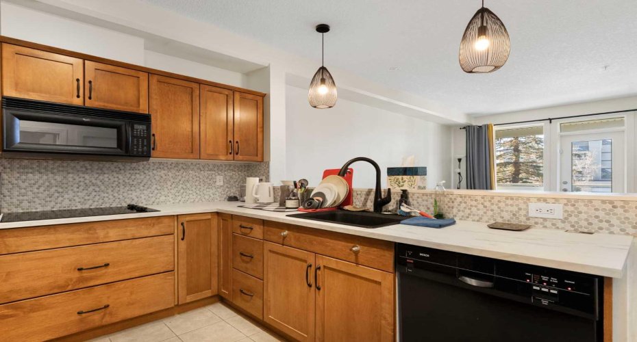 3111 34 Avenue, Calgary, Alberta T2L 0Y2, 1 Bedroom Bedrooms, ,1 BathroomBathrooms,Residential,For Sale,34,A2278375