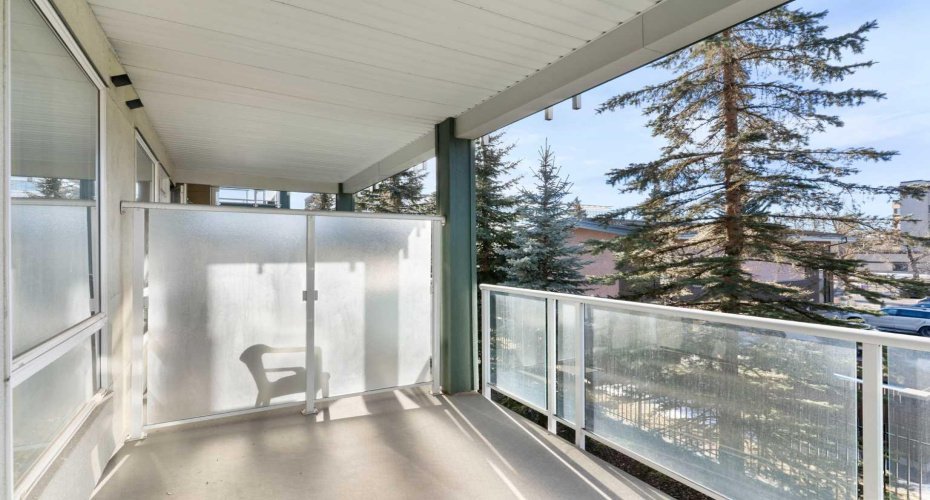 3111 34 Avenue, Calgary, Alberta T2L 0Y2, 1 Bedroom Bedrooms, ,1 BathroomBathrooms,Residential,For Sale,34,A2278375