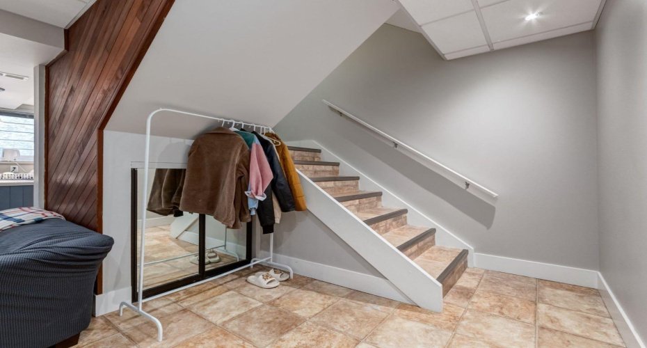 123 13 Avenue, Calgary, Alberta T2E 1B5, 3 Bedrooms Bedrooms, ,2 BathroomsBathrooms,Residential,For Sale,13,A2281681