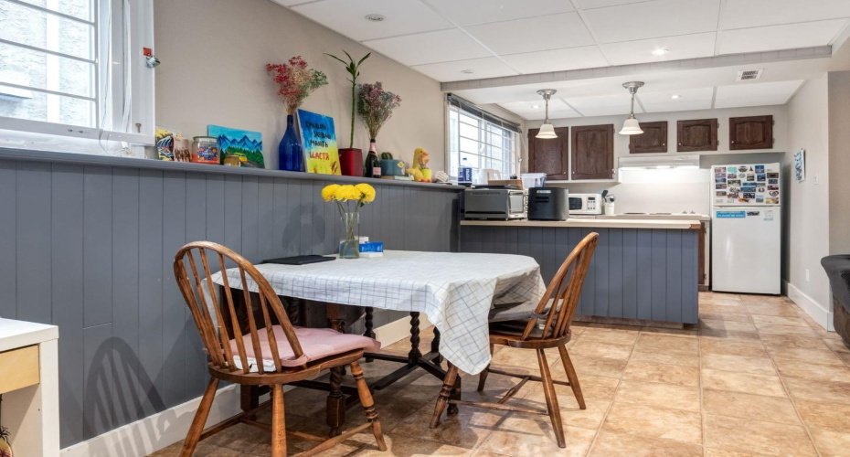 123 13 Avenue, Calgary, Alberta T2E 1B5, 3 Bedrooms Bedrooms, ,2 BathroomsBathrooms,Residential,For Sale,13,A2281681