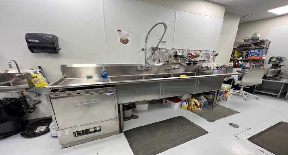 Calgary, Alberta, ,Commercial,For Lease,A2281685