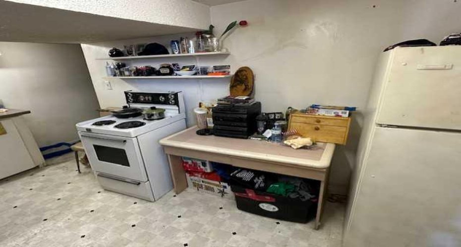 105 7 Avenue, Hanna, Alberta T0J1P0, ,Multi-family,For Sale,7,A2281957