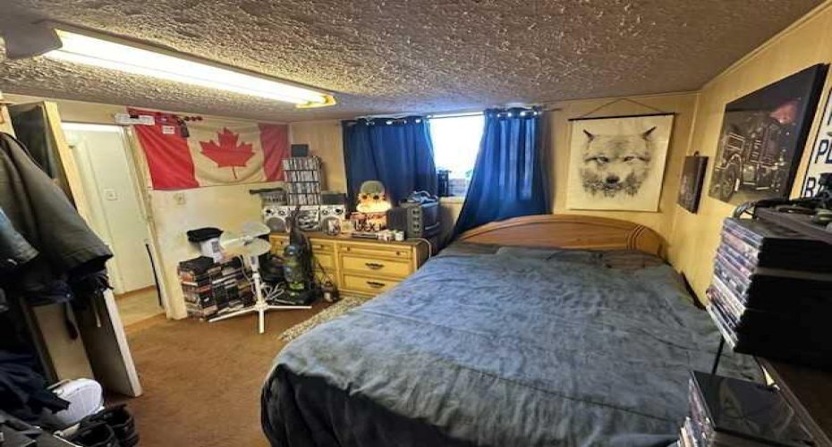 105 7 Avenue, Hanna, Alberta T0J1P0, ,Multi-family,For Sale,7,A2281957