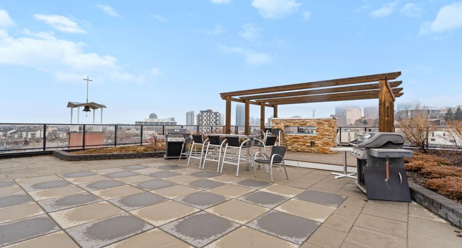 515 4 Avenue, Calgary, Alberta T2E 0J9, 2 Bedrooms Bedrooms, ,2 BathroomsBathrooms,Residential,For Sale,4,A2282029