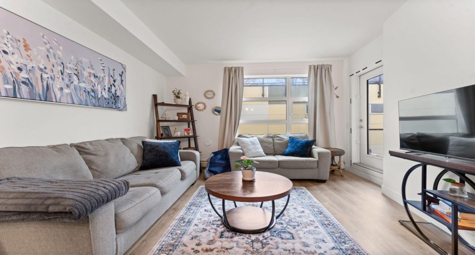 515 4 Avenue, Calgary, Alberta T2E 0J9, 2 Bedrooms Bedrooms, ,2 BathroomsBathrooms,Residential,For Sale,4,A2282029