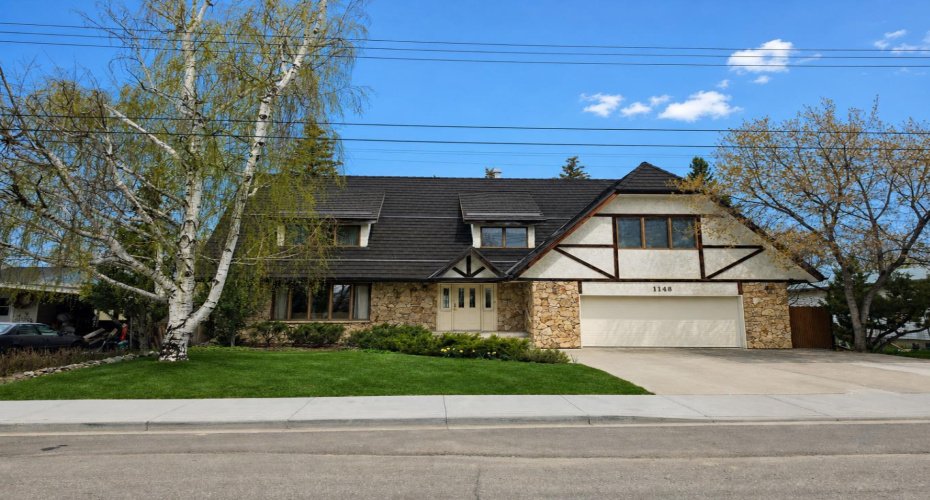 1148 Morden Avenue, Pincher Creek, Alberta T0K1W0, 5 Bedrooms Bedrooms, ,4 BathroomsBathrooms,Residential,For Sale,Morden,A2282226