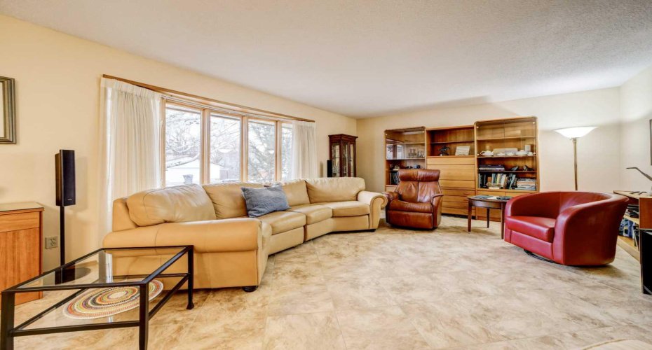 1148 Morden Avenue, Pincher Creek, Alberta T0K1W0, 5 Bedrooms Bedrooms, ,4 BathroomsBathrooms,Residential,For Sale,Morden,A2282226