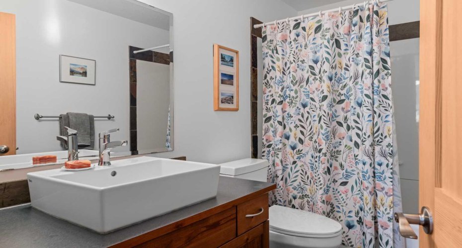 1712 11th Avenue, Canmore, Alberta T1W 1V2, 5 Bedrooms Bedrooms, ,3 BathroomsBathrooms,Residential,For Sale,11th,A2282392