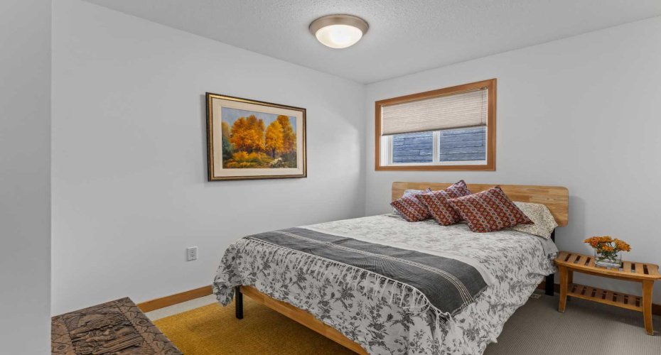 1712 11th Avenue, Canmore, Alberta T1W 1V2, 5 Bedrooms Bedrooms, ,3 BathroomsBathrooms,Residential,For Sale,11th,A2282392