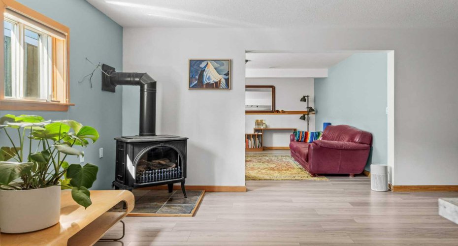 1712 11th Avenue, Canmore, Alberta T1W 1V2, 5 Bedrooms Bedrooms, ,3 BathroomsBathrooms,Residential,For Sale,11th,A2282392