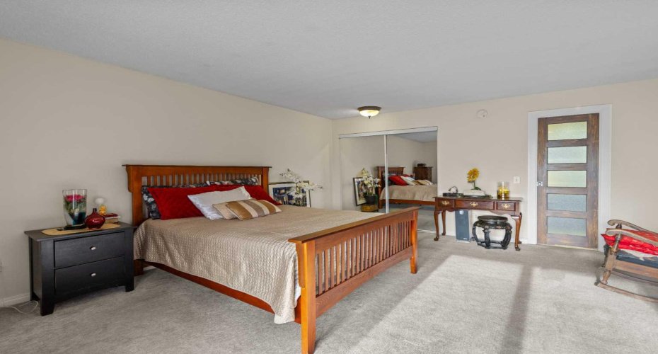 305 25 Avenue, Calgary, Alberta T2S 0L8, 2 Bedrooms Bedrooms, ,2 BathroomsBathrooms,Residential,For Sale,25,A2281350