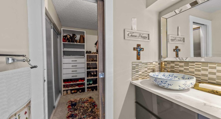 Ensuite access to Walk-in