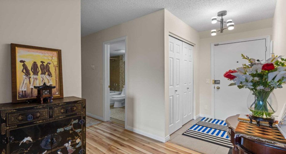 305 25 Avenue, Calgary, Alberta T2S 0L8, 2 Bedrooms Bedrooms, ,2 BathroomsBathrooms,Residential,For Sale,25,A2281350
