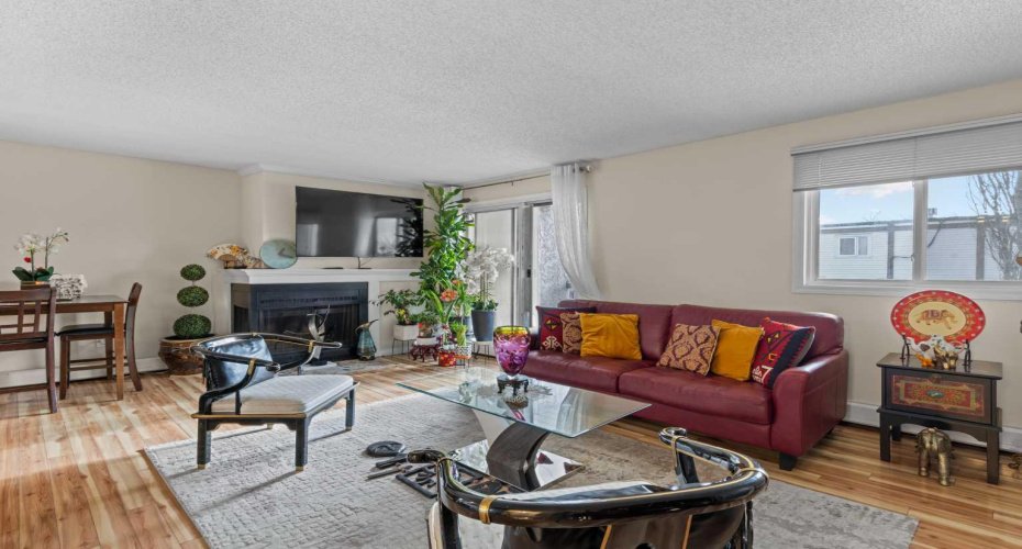 305 25 Avenue, Calgary, Alberta T2S 0L8, 2 Bedrooms Bedrooms, ,2 BathroomsBathrooms,Residential,For Sale,25,A2281350