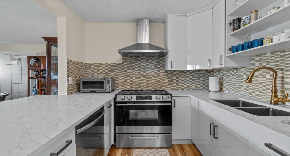 305 25 Avenue, Calgary, Alberta T2S 0L8, 2 Bedrooms Bedrooms, ,2 BathroomsBathrooms,Residential,For Sale,25,A2281350