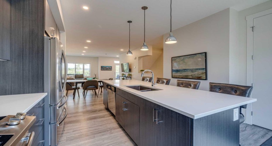 614 Greenbriar Common, Calgary, Alberta T3B 6J2, 4 Bedrooms Bedrooms, ,4 BathroomsBathrooms,Residential,For Sale,Greenbriar,A2281393