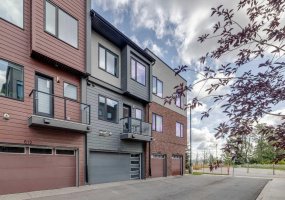 614 Greenbriar Common, Calgary, Alberta T3B 6J2, 4 Bedrooms Bedrooms, ,4 BathroomsBathrooms,Residential,For Sale,Greenbriar,A2281393
