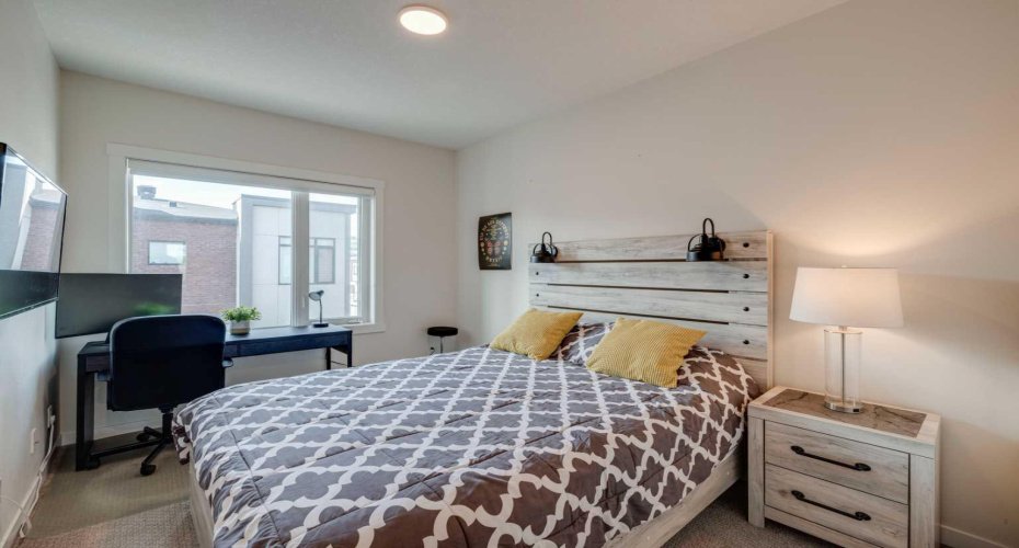 Upper level 2nd bedroom.