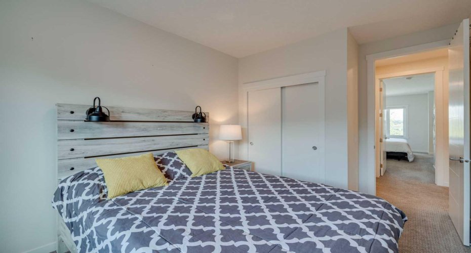 Upper level 2nd bedroom.