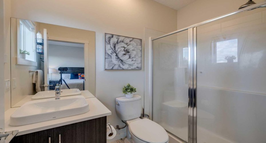 Primary ensuite.