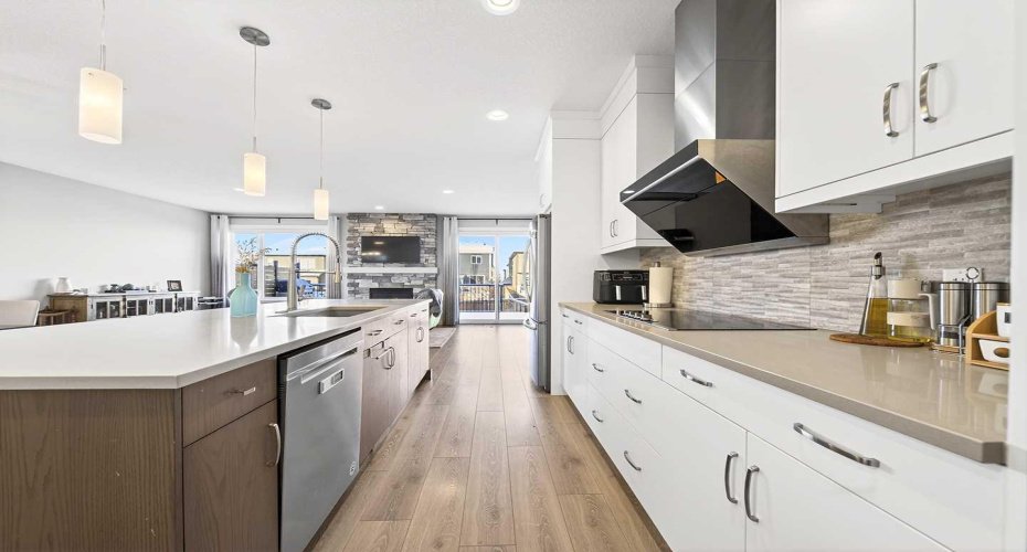 13 Cranbrook Close, Calgary, Alberta T3M 2X2, 4 Bedrooms Bedrooms, ,4 BathroomsBathrooms,Residential,For Sale,Cranbrook,A2281624