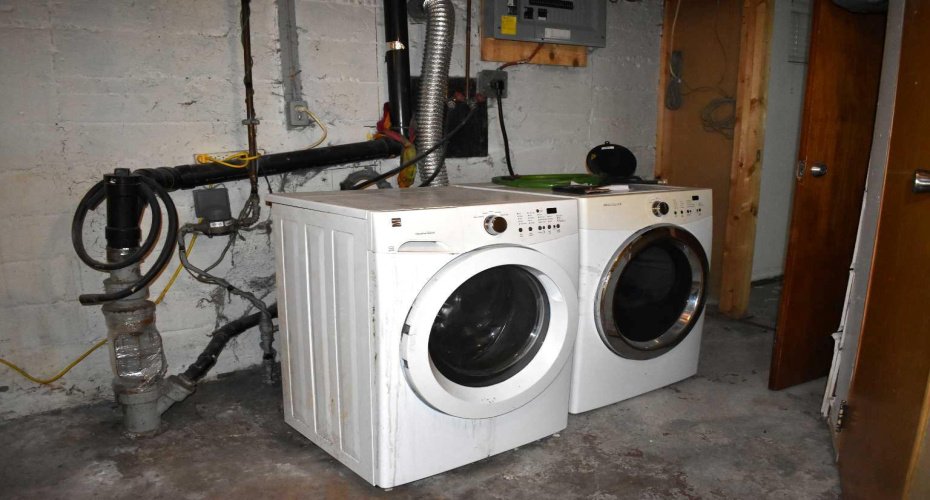 7616 34 Avenue, Calgary, Alberta T3B 1N6, 3 Bedrooms Bedrooms, ,1 BathroomBathrooms,Residential,For Sale,34,A2281657