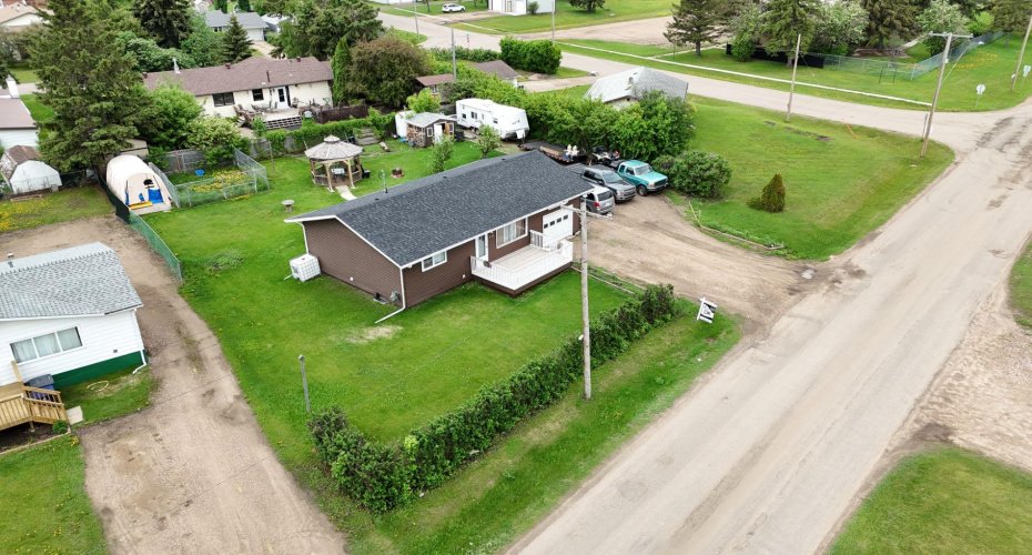 111 4 Avenue, Maidstone, Saskatchewan S0M1M0, 4 Bedrooms Bedrooms, ,2 BathroomsBathrooms,Residential,For Sale,4,A2282230