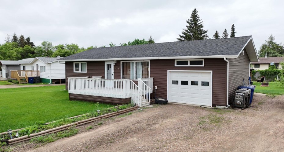 111 4 Avenue, Maidstone, Saskatchewan S0M1M0, 4 Bedrooms Bedrooms, ,2 BathroomsBathrooms,Residential,For Sale,4,A2282230