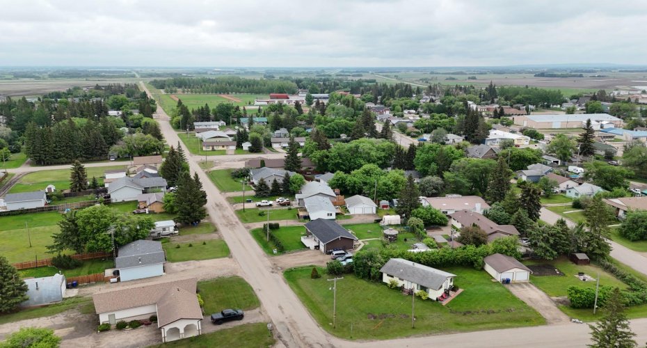 111 4 Avenue, Maidstone, Saskatchewan S0M1M0, 4 Bedrooms Bedrooms, ,2 BathroomsBathrooms,Residential,For Sale,4,A2282230