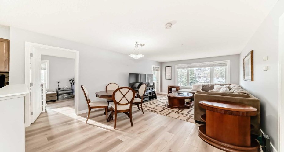 5200 44 Avenue, Calgary, Alberta T1Y 7L4, 2 Bedrooms Bedrooms, ,2 BathroomsBathrooms,Residential,For Sale,44,A2282351